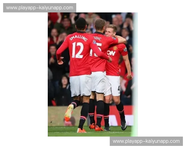 圣西罗的雨与红魔的泪：2007欧冠米兰曼联之巅，卡卡封神之路的终极乐章